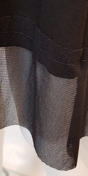 Detail van jurk van Rimini bij Sjàzz- design