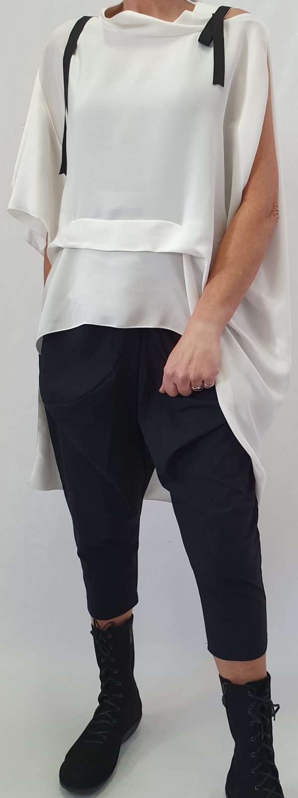 aparte hes, Off white-zwarte hes, Xenia Design bij Sjazz