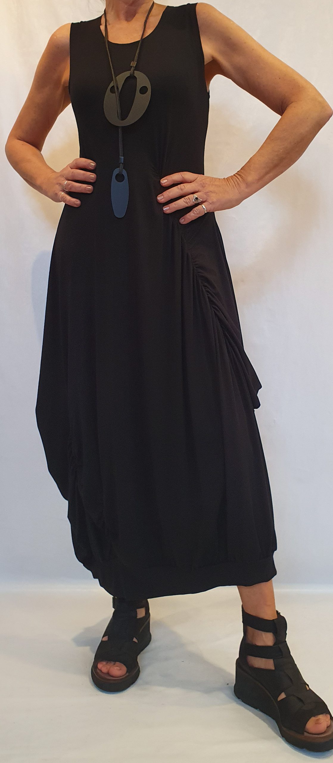 Een zekere Oprichter Mededogen Model "Britt" is een fantastische jurk - SJÀZZ Design